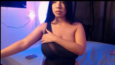 Snapshot of charlott_hotx chatting on 07.27.26 charlott online show from 07.27.26