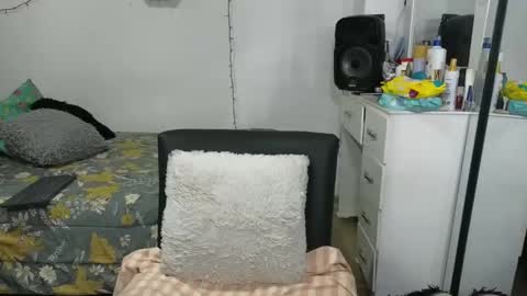 charlotte_027 online show from 12.20.25