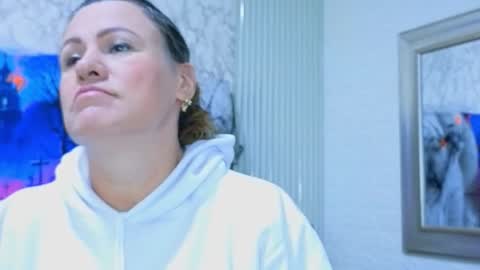 Snapshot of charlotte__g chatting on 10.27.25 charlotte online show from 10.27.25