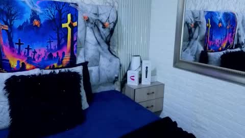 Snapshot of charlotte__g chatting on 10.30.25 charlotte online show from 10.30.25