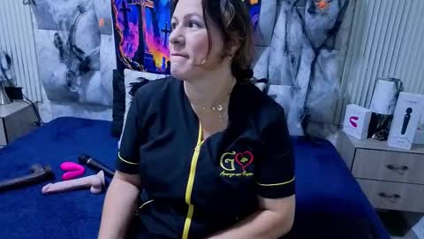 Snapshot of charlotte__g chatting on 11.03.25 charlotte online show from 11.03.25