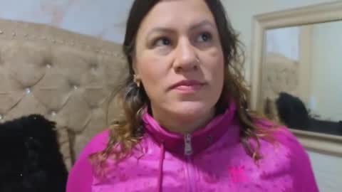 Snapshot of charlotte__g chatting on 11.11.25 charlotte online show from 11.11.25