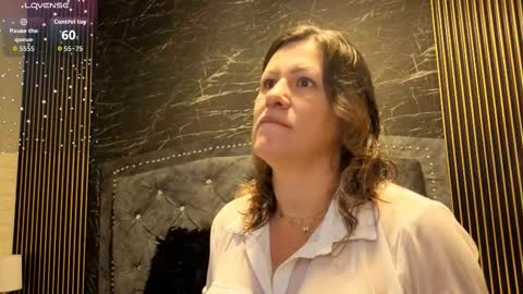 Snapshot of charlotte__g chatting on 11.17.25 charlotte online show from 11.17.25