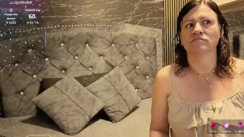 Snapshot of charlotte__g chatting on 12.03.25 charlotte online show from 12.03.25