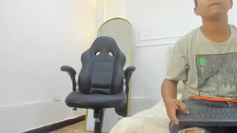 Snapshot of charlotte_dante212 chatting on 02.08.26 charlottte y dante online show from 02.08.26