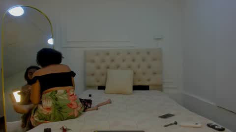 Snapshot of charlotte_dante212 chatting on 03.23.26 charlottte y dante online show from 03.23.26