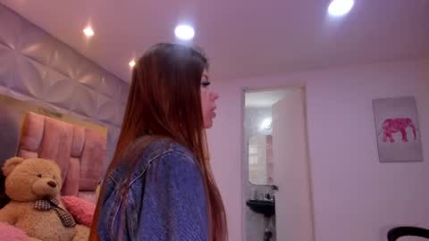 Snapshot of charlotte_icee chatting on 06.12.26 Charlotte Icee online show from 06.12.26