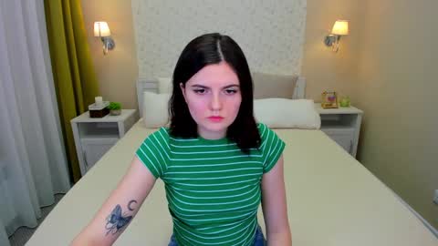 Snapshot of charlotte_mitchell chatting on 02.05.25 charlotte_mitchell online show from 02.05.25