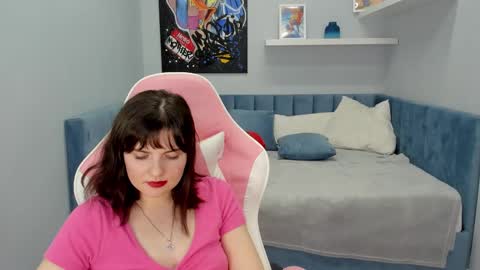 Snapshot of charlotte_mitchell chatting on 02.16.25 charlotte_mitchell online show from 02.16.25