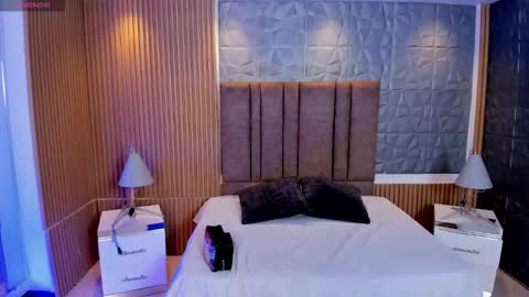 Charlotte  Everyday From 0700 to 1300 Col Time online show from 02.11.26