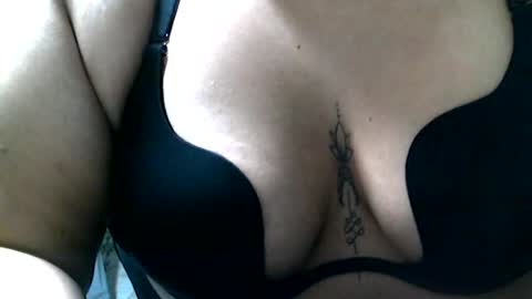 Snapshot of charlottequeen_21 chatting on 07.22.26 charlottequeen_21 online show from 07.22.26
