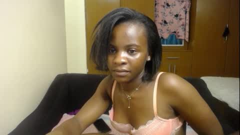 Snapshot of charming_coco chatting on 11.13.25 Coco online show from 11.13.25