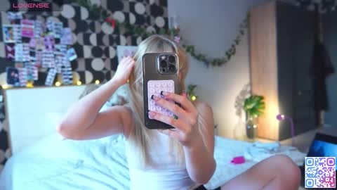 my fansly Charming daisy              My Wishlist  for new toys     online show from 01.12.26