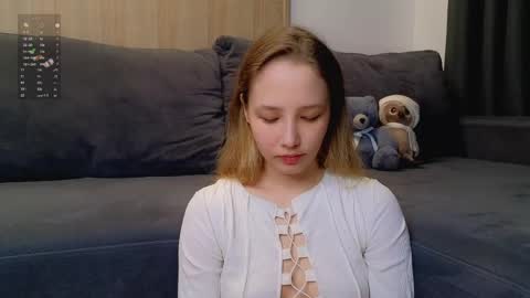 Snapshot of charming_evaa chatting on 04.20.26 Eva online show from 04.20.26