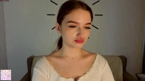 Snapshot of charoletteharles chatting on 03.11.26 Lolla online show from 03.11.26