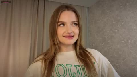 Snapshot of charoletteharles chatting on 03.28.26 Lolla online show from 03.28.26