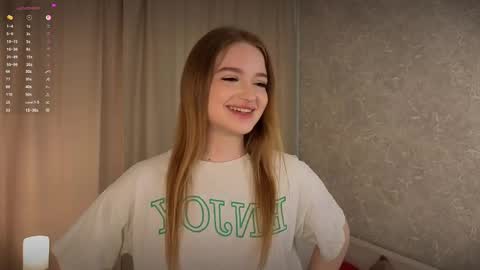 Snapshot of charoletteharles chatting on 04.07.26 Lolla online show from 04.07.26