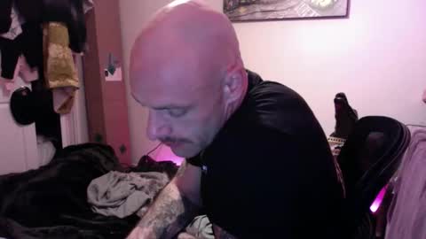 Snapshot of chase2attract chatting on 02.25.26 Chase2Attract online show from 02.25.26