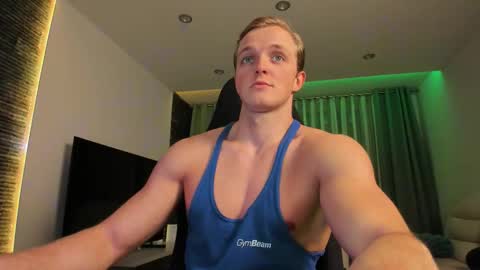 Snapshot of chasereed_ chatting on 10.19.25 Chase Reed online show from 10.19.25