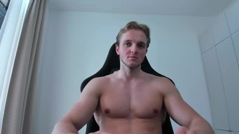 Snapshot of chasereed_ chatting on 05.19.26 Chase Reed online show from 05.19.26