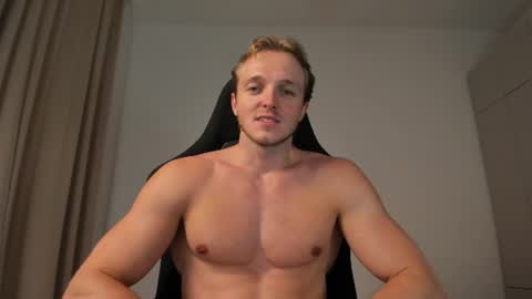 Snapshot of chasereed_ chatting on 07.02.26 Chase Reed online show from 07.02.26