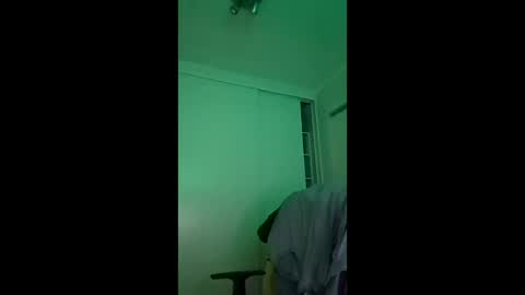 Snapshot of chaterbater79 chatting on 12.19.25 chaterbater79 online show from 12.19.25