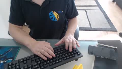 Snapshot of chatskor chatting on 02.04.25 Egor Skornyakov online show from 02.04.25