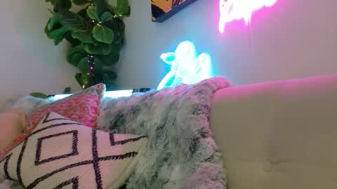 Snapshot of chaturhoe chatting on 12.14.25 Rockhard Cockstar N Roxynyes online show from 12.14.25