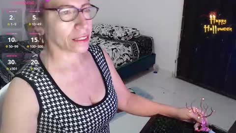 Snapshot of chayla_ruiz chatting on 10.24.25 CHAYLA VICTORIA RUIZ online show from 10.24.25