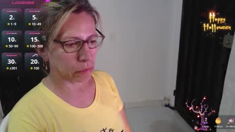 Snapshot of chayla_ruiz chatting on 11.10.25 CHAYLA VICTORIA RUIZ online show from 11.10.25