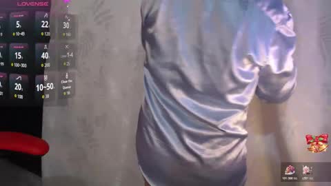 Snapshot of chayla_ruiz chatting on 12.23.25 CHAYLA VICTORIA RUIZ online show from 12.23.25