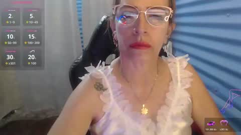 Snapshot of chayla_ruiz chatting on 06.10.26 CHAYLA VICTORIA RUIZ online show from 06.10.26
