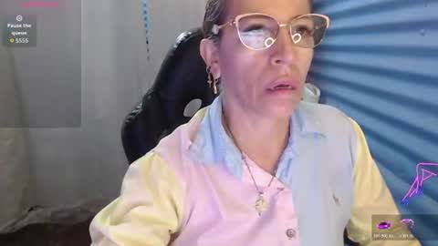 Snapshot of chayla_ruiz chatting on 06.12.26 CHAYLA VICTORIA RUIZ online show from 06.12.26