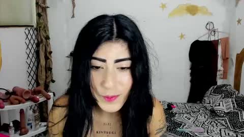 Snapshot of chaymae_nah chatting on 10.06.25 isabel online show from 10.06.25