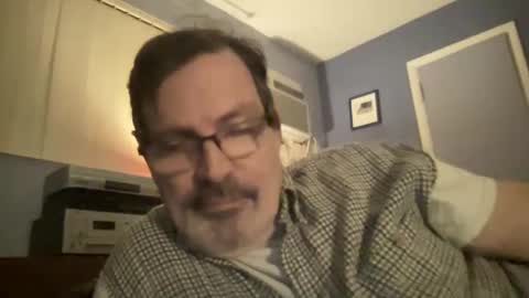 Snapshot of cheddarman chatting on 01.04.25 eddie online show from 01.04.25