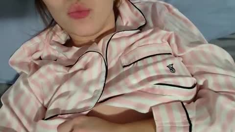 Snapshot of cheeekycouple02 chatting on 12.24.24 Cheeeky couple online show from 12.24.24