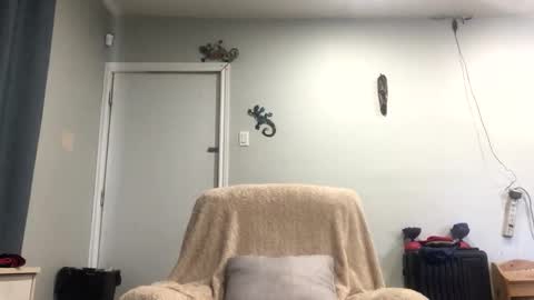 Snapshot of chenovich chatting on 04.08.26 chenovich online show from 04.08.26