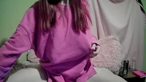 Snapshot of cherritwisted_x chatting on 01.09.25 Cherri online show from 01.09.25