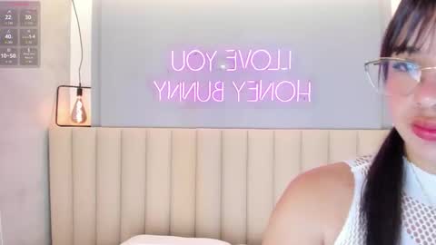 Snapshot of cherry_monroe_ chatting on 01.10.26 C H E R R Y online show from 01.10.26