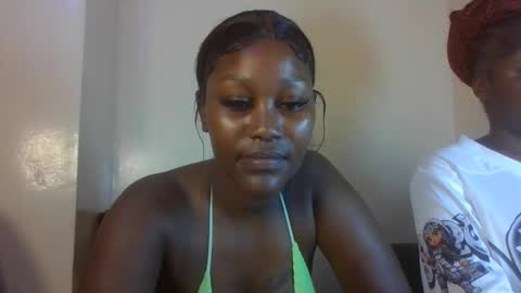 Snapshot of cherry_muffinn chatting on 10.29.25 Goddess online show from 10.29.25