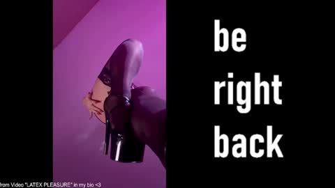 Vanessa Ray  STREAMING TIME everyday of the week  -  German time. except Saturday online show from 02.04.25