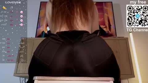 Vanessa Ray  STREAMING TIME everyday of the week  -  German time. except Saturday online show from 03.03.25