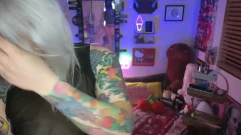 CherryBombBomb online show from 01.04.25