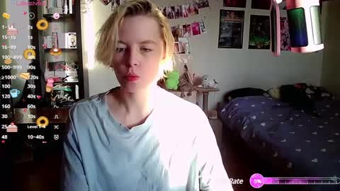 Snapshot of cherrybaby_0 chatting on 12.20.24 cherrybaby_0 online show from 12.20.24