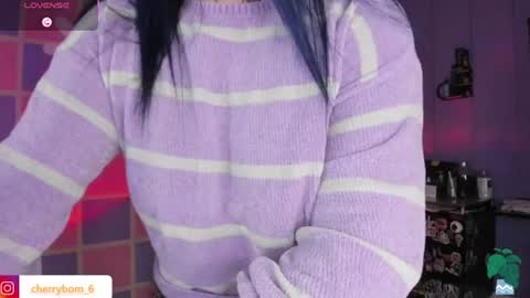 Snapshot of cherrybom_ chatting on 07.25.26 dayis independent model online show from 07.25.26