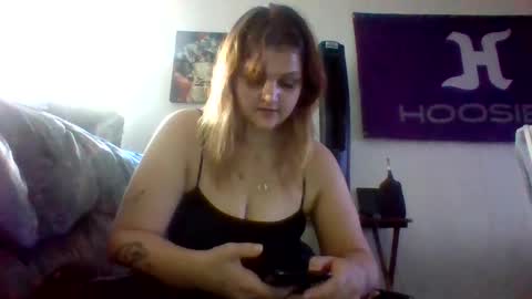 Snapshot of cherrybomb454 chatting on 10.07.25 cherrybomb454 online show from 10.07.25