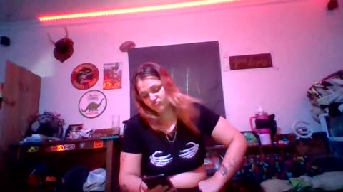 Snapshot of cherrybomb454 chatting on 10.20.25 cherrybomb454 online show from 10.20.25