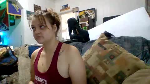 Snapshot of cherrybomb454 chatting on 10.28.25 cherrybomb454 online show from 10.28.25