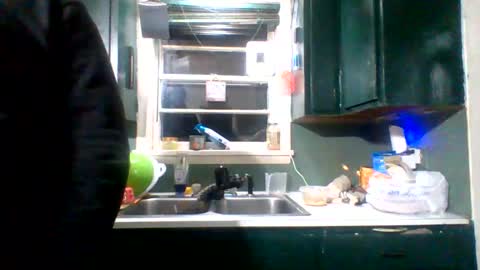 Snapshot of cherrybomb454 chatting on 12.14.25 cherrybomb454 online show from 12.14.25