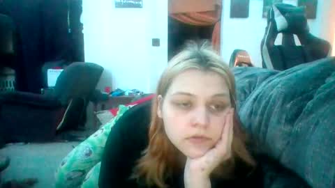 Snapshot of cherrybomb454 chatting on 02.18.26 cherrybomb454 online show from 02.18.26